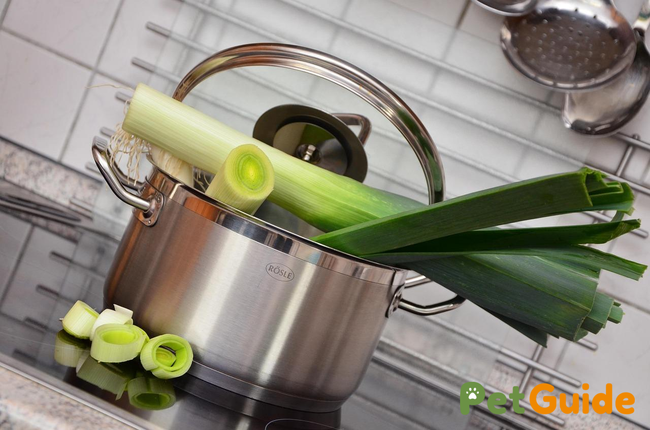Cách nấu cháo gà bí đỏ cà rốt siêu đơn giản