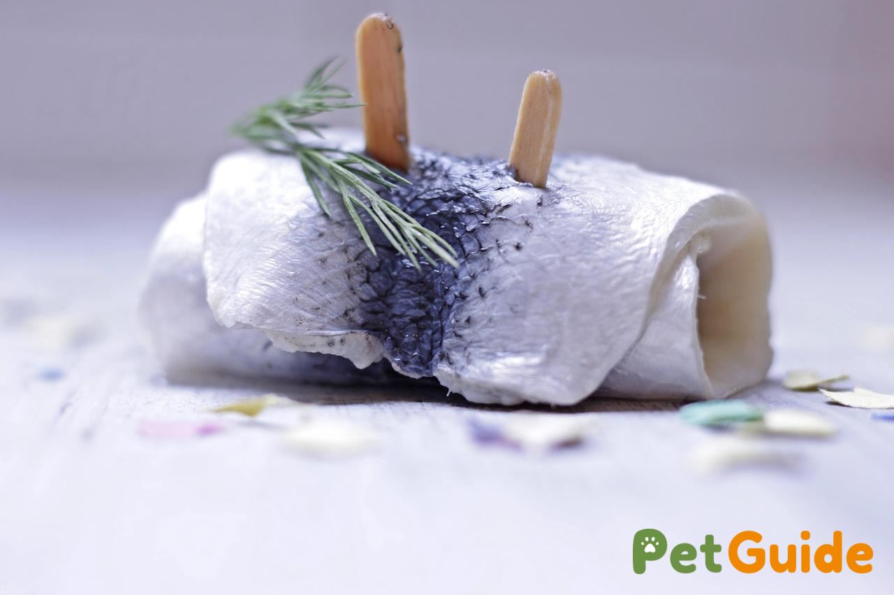 Làm sao để phòng tránh mèo ăn phải xương cá?